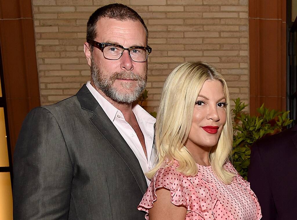 tori spelling images        
        <figure class=